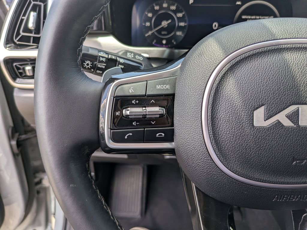 Certified 2023 Kia Sorento SX AWD/4WD image 33