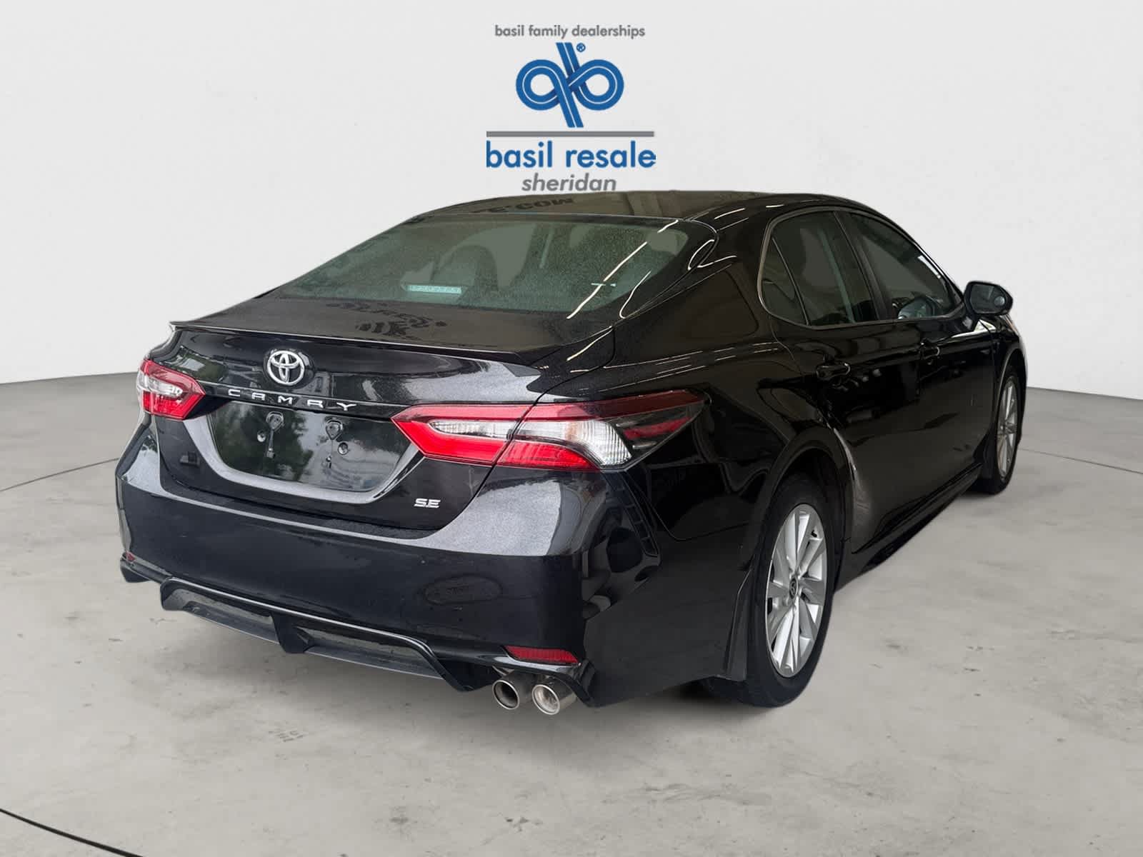 Used 2024 Toyota Camry SE FWD image 6