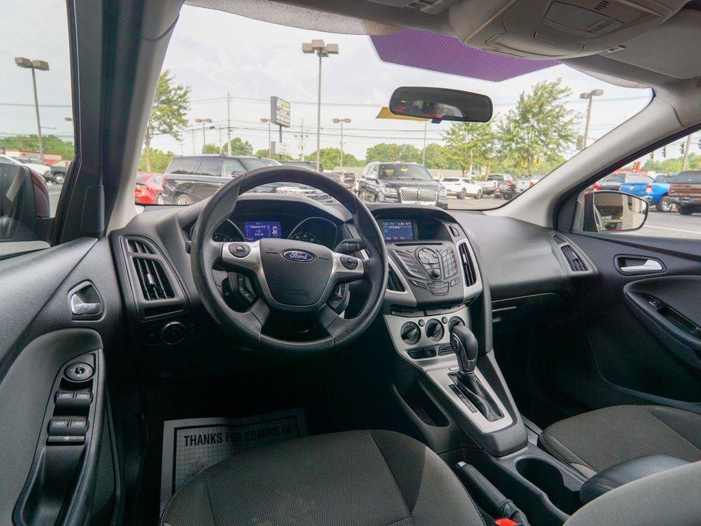 Used 2013 Ford Focus SE FWD image 11