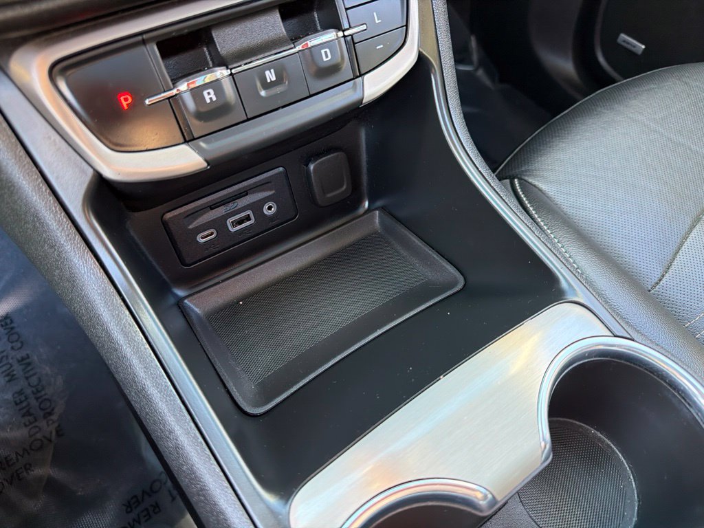 Used 2024 GMC Terrain Denali w/ Black Diamond Edition AWD/4WD image 36