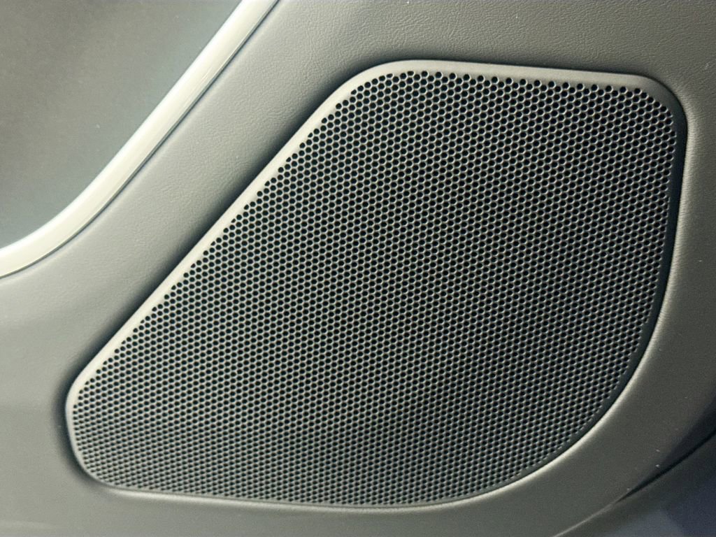 New 2026 Land Rover Range Rover SE image 18