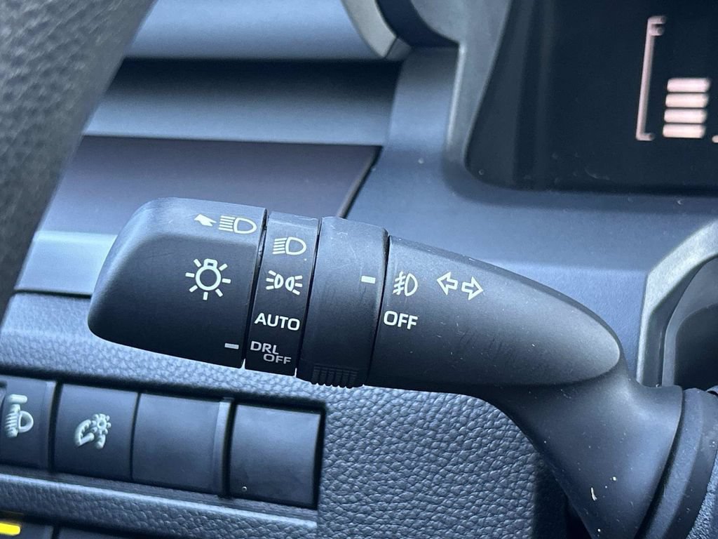 Used 2024 Toyota Tacoma SR5 AWD/4WD image 30