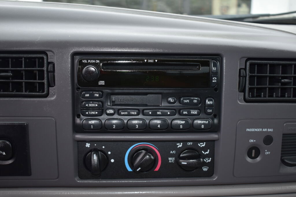 Used 2001 Ford F250 Lariat RWD image 21