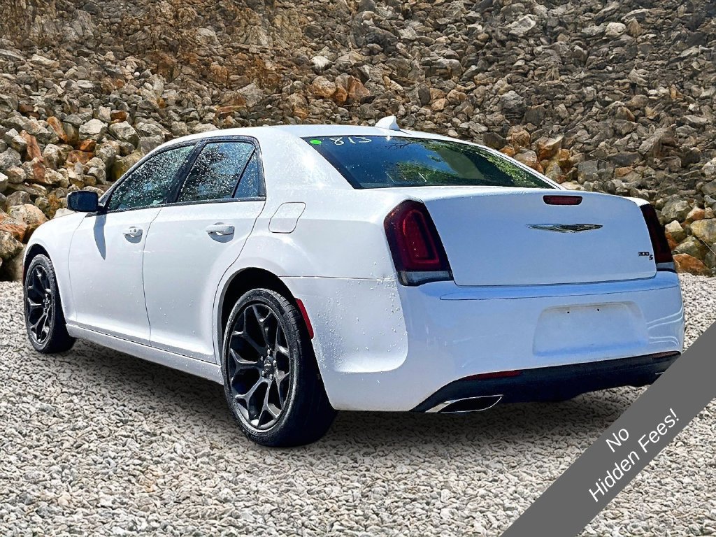 Used 2019 Chrysler 300 S RWD image 10