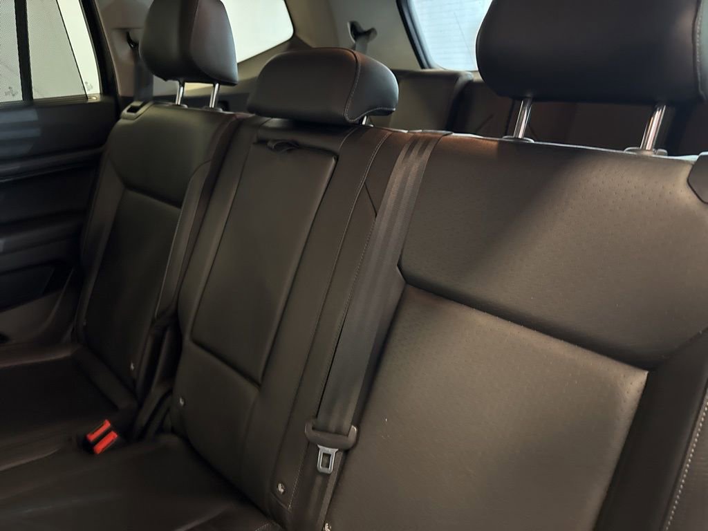 Used 2019 Volkswagen Atlas SE w/ Towing Package image 16