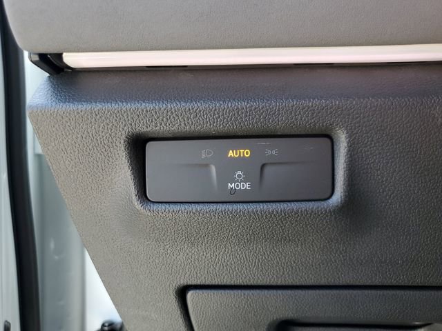 Certified 2025 Volkswagen Tiguan SE R-Line AWD/4WD image 28