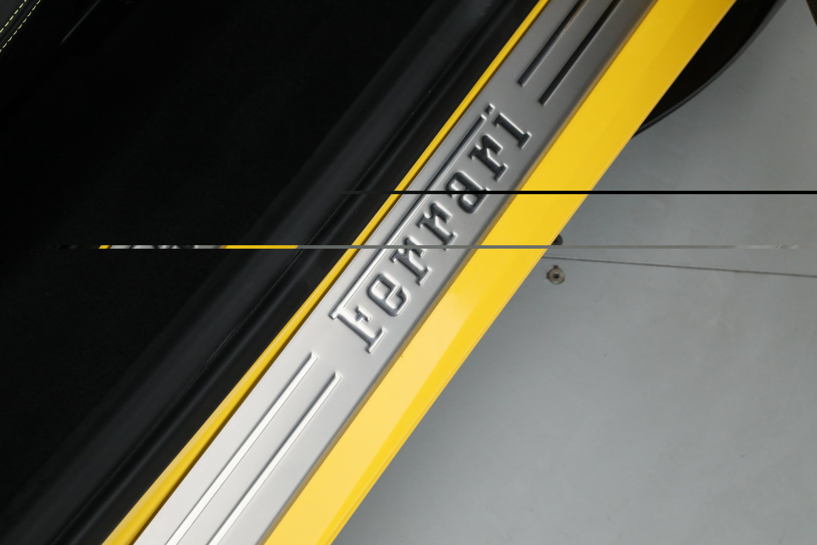 Certified 2022 Ferrari F8 Tributo RWD image 24