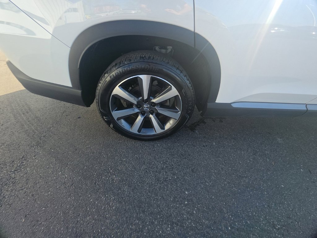 Certified 2025 Honda Pilot Elite image 11