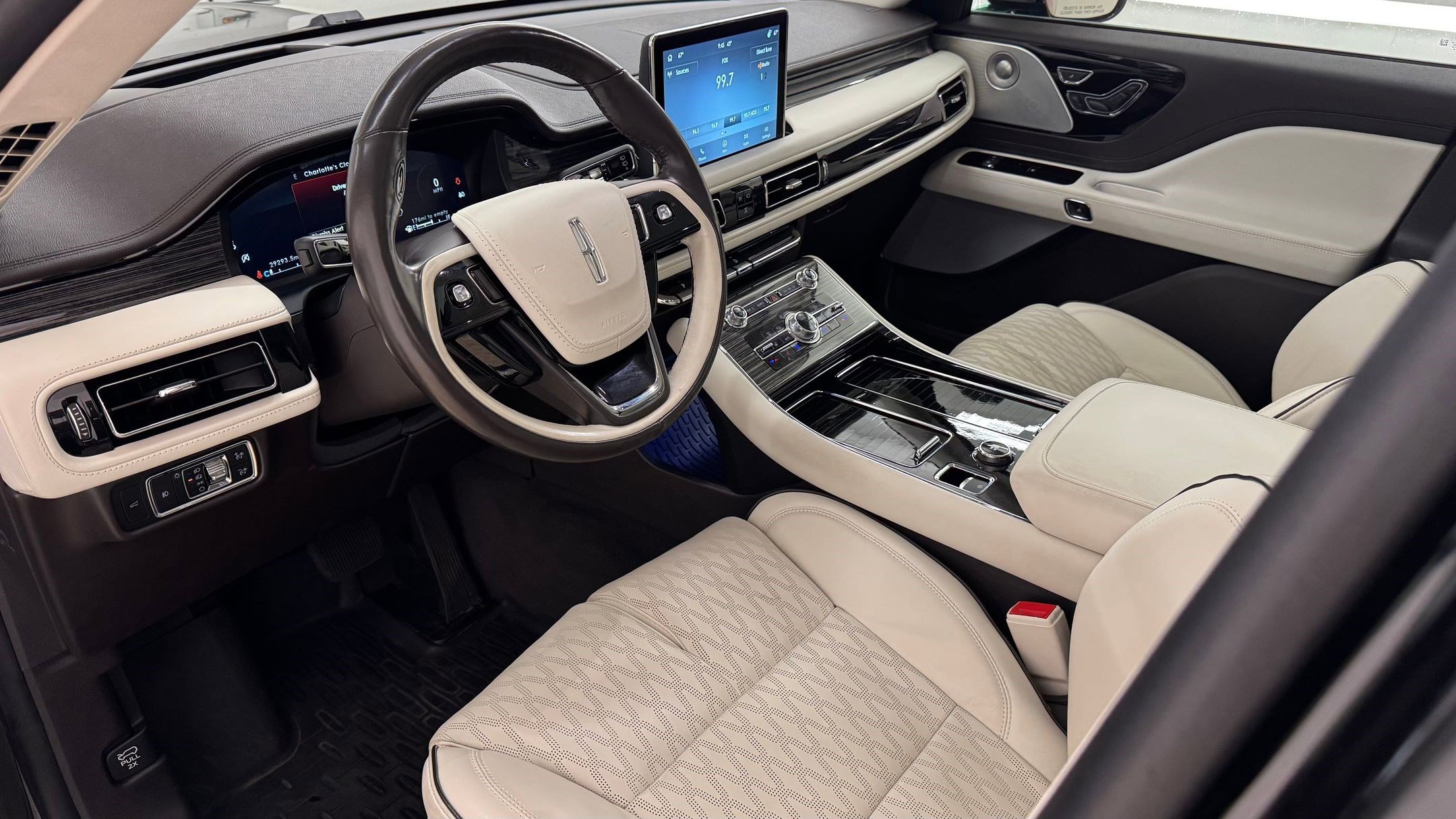 Used 2023 Lincoln Aviator Black Label w/ Dynamic Handling Package image 48