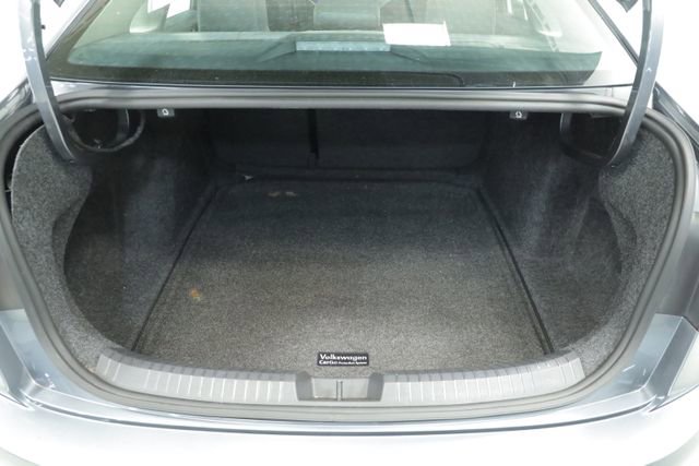 Certified 2022 Volkswagen Jetta SE image 34