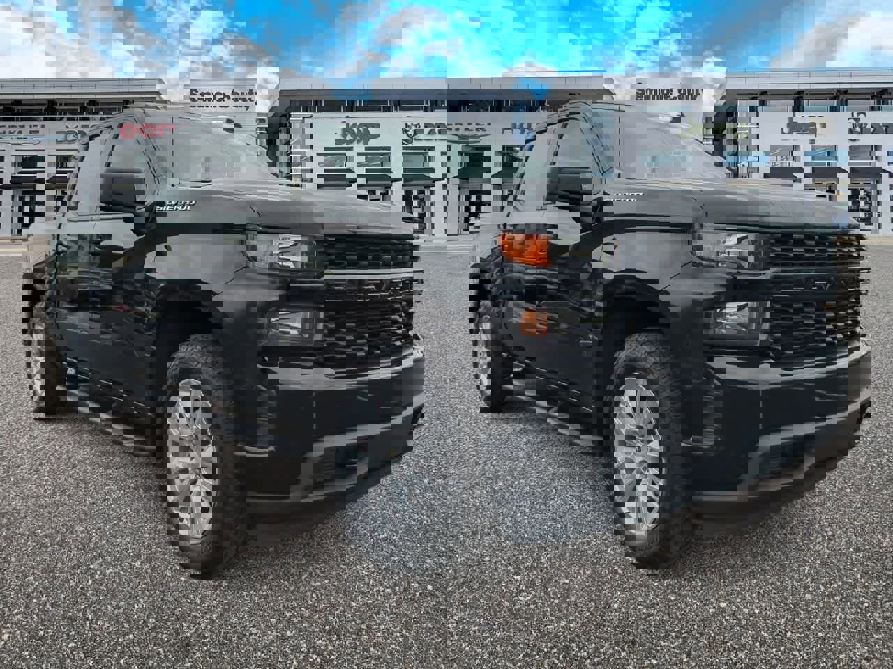 Used 2022 Chevrolet Silverado 1500 Custom image 2