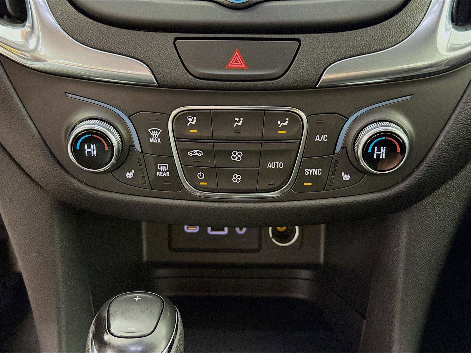 Used 2021 Chevrolet Equinox LT FWD image 16