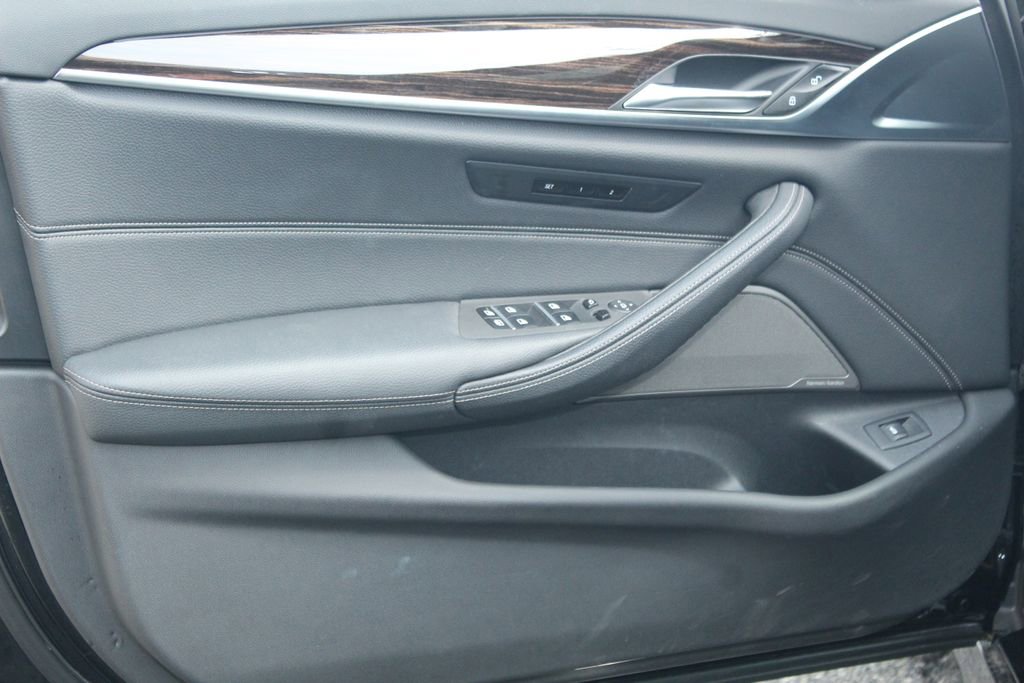 Certified 2023 BMW 540i xDrive w/ Executive Package image 23