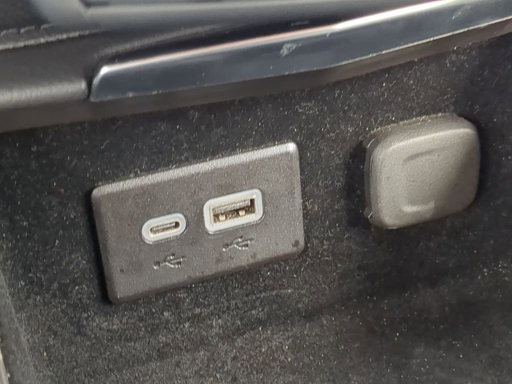 Used 2024 Cadillac XT4 Premium Luxury image 24