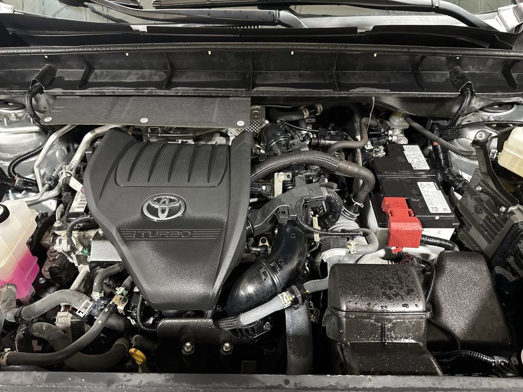 Used 2023 Toyota Highlander LE image 25