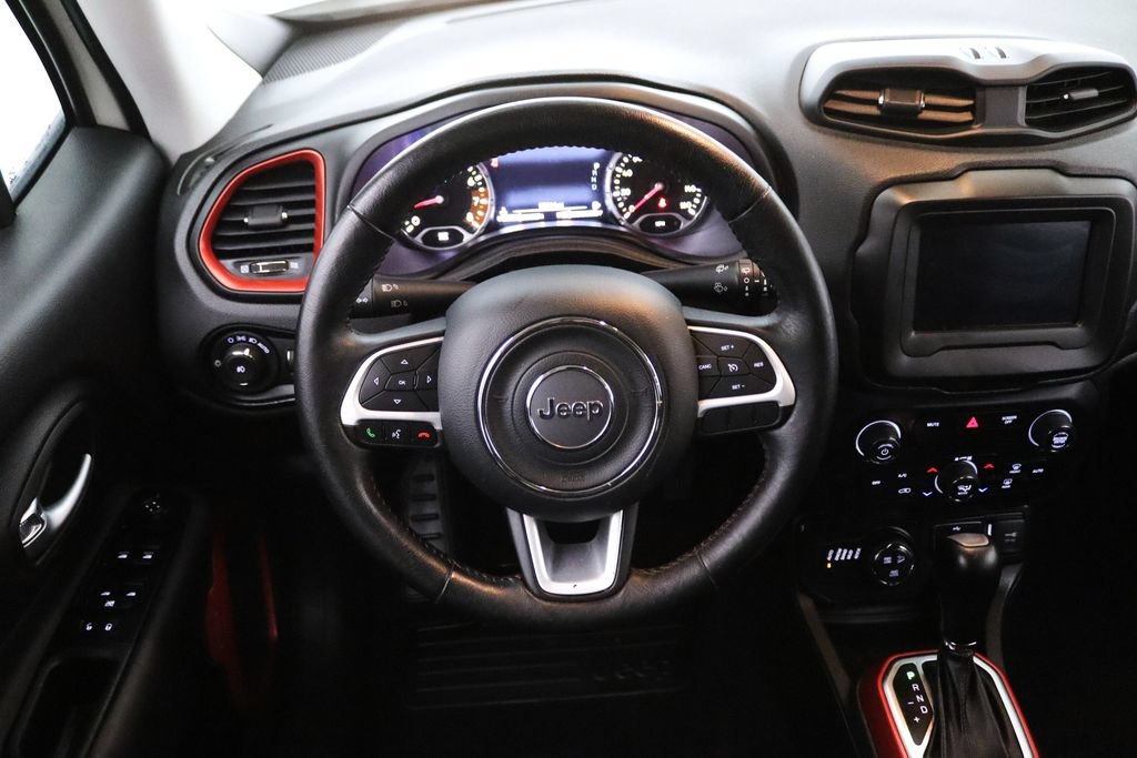 Used 2020 Jeep Renegade Trailhawk w/ Cold Weather Group AWD/4WD image 17