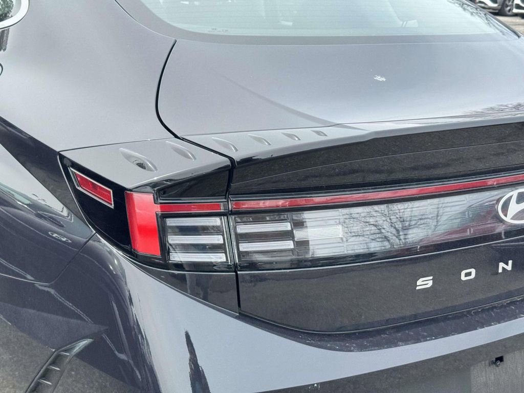 Certified 2025 Hyundai Sonata SE image 10