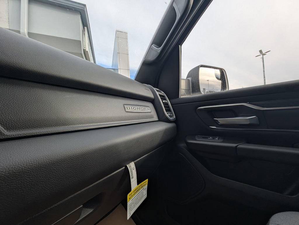 New 2026 RAM 1500 4x4 Crew Cab image 31