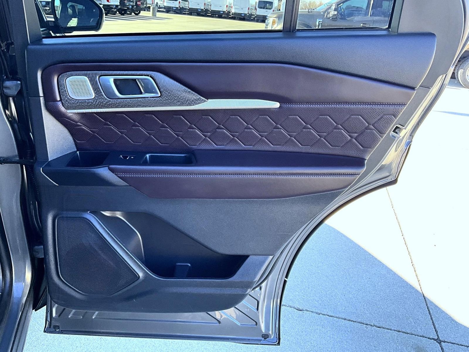 Used 2025 Ford Explorer Platinum w/ LUX Leather Package image 18