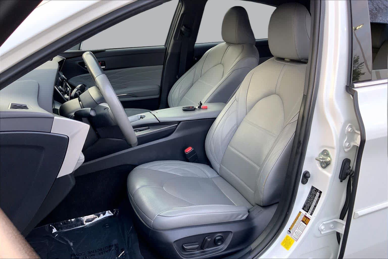 Used 2020 Toyota Avalon Limited w/ Advanced Safety Package FWD image 9