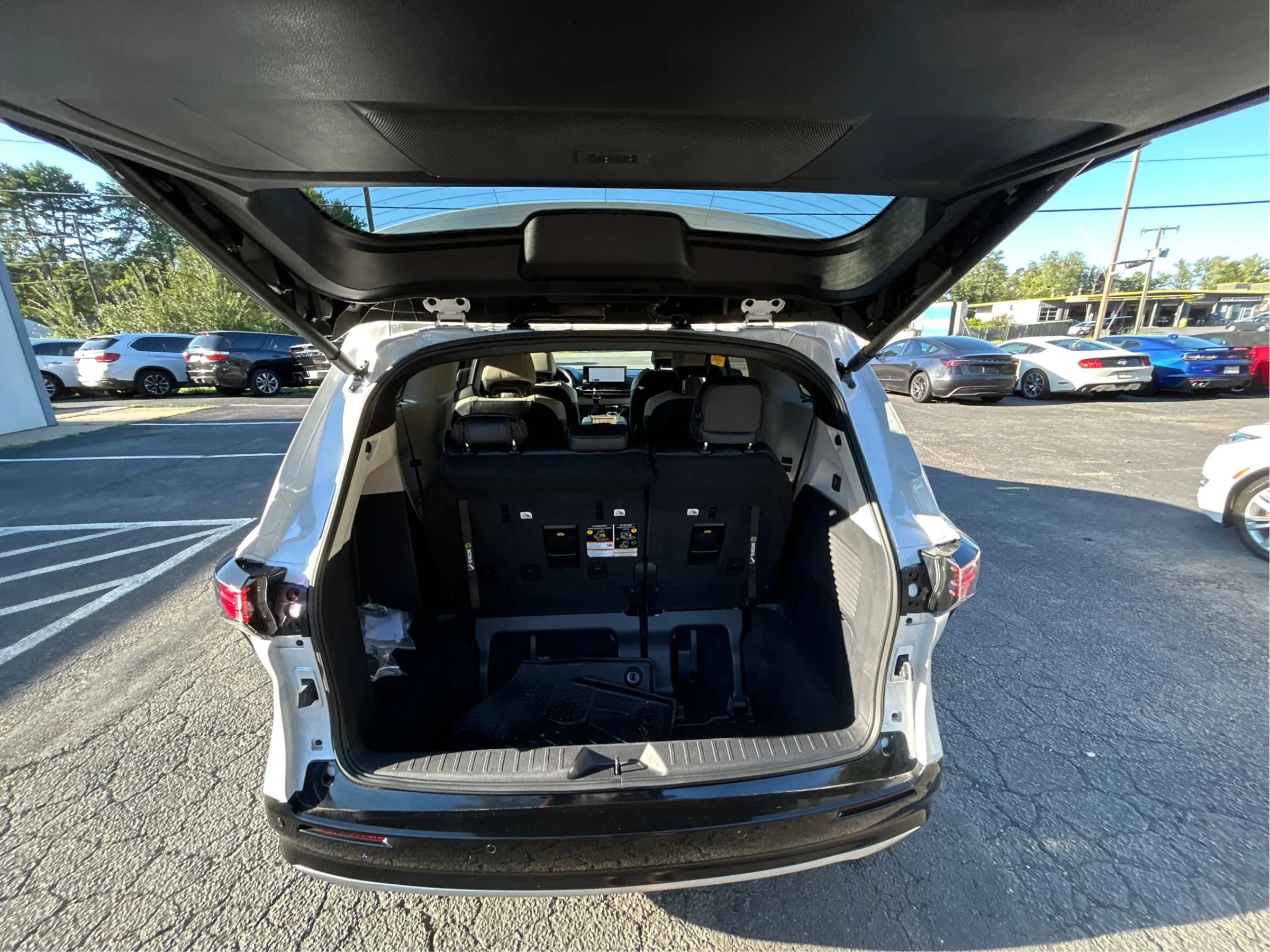 Used 2026 Toyota Sienna Platinum AWD/4WD image 15
