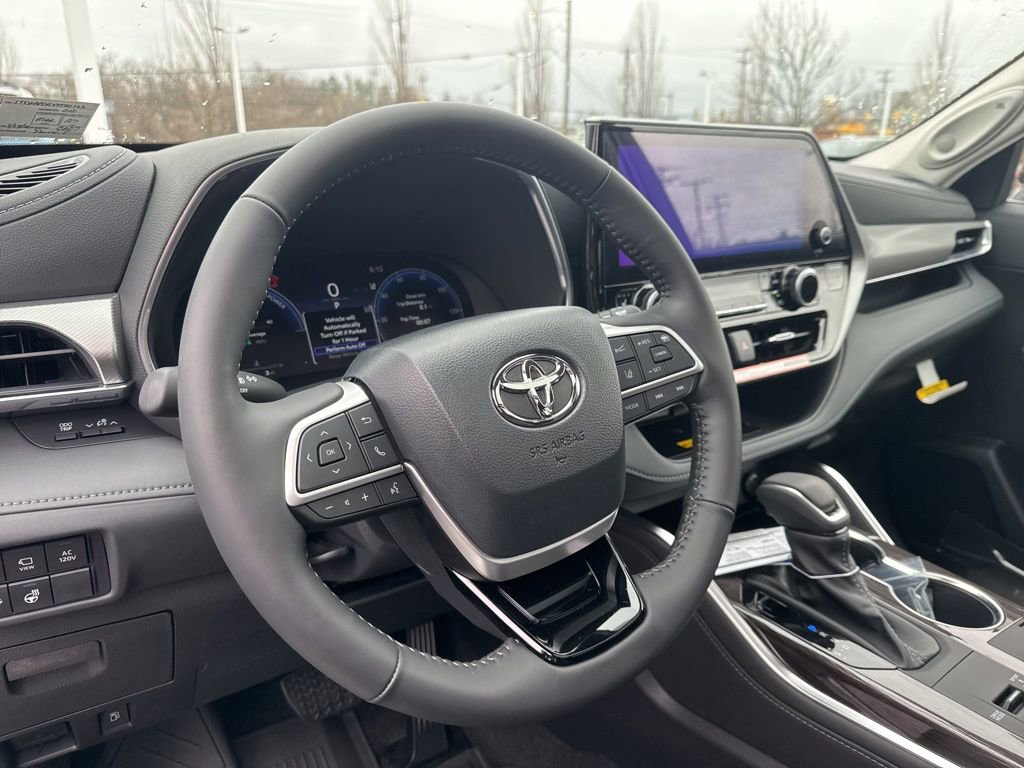 New 2026 Toyota Highlander Platinum image 23
