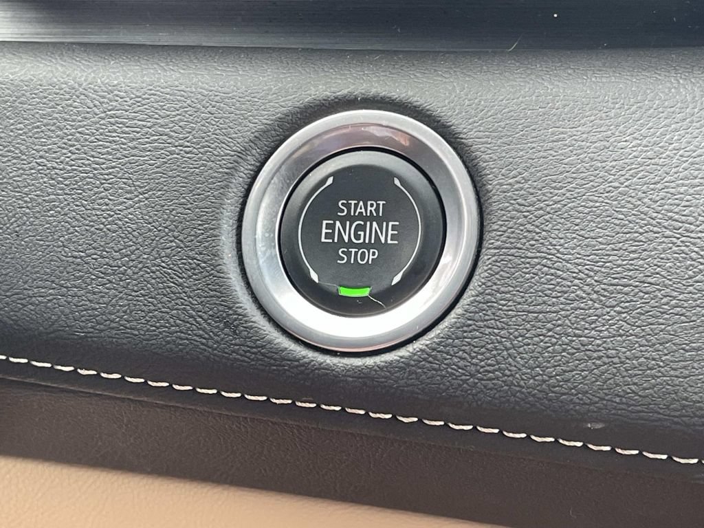 Certified 2024 Cadillac Escalade ESV Premium Luxury AWD/4WD image 43