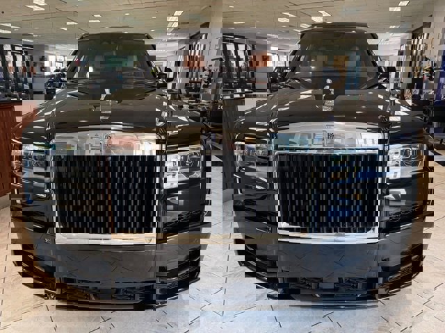 Used 2023 Rolls-Royce Cullinan w/ Dark Exterior Package image 3