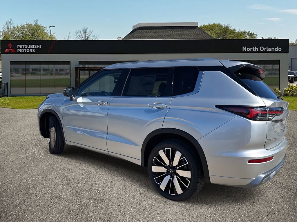New 2026 Mitsubishi Outlander SEL image 3