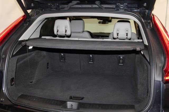 Certified 2022 Cadillac XT4 Luxury w/ Cold Weather Package image 20