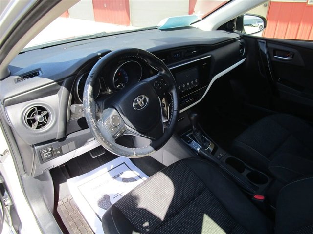 Used 2017 Toyota Corolla iM w/ Carpet Mat Package FWD image 10