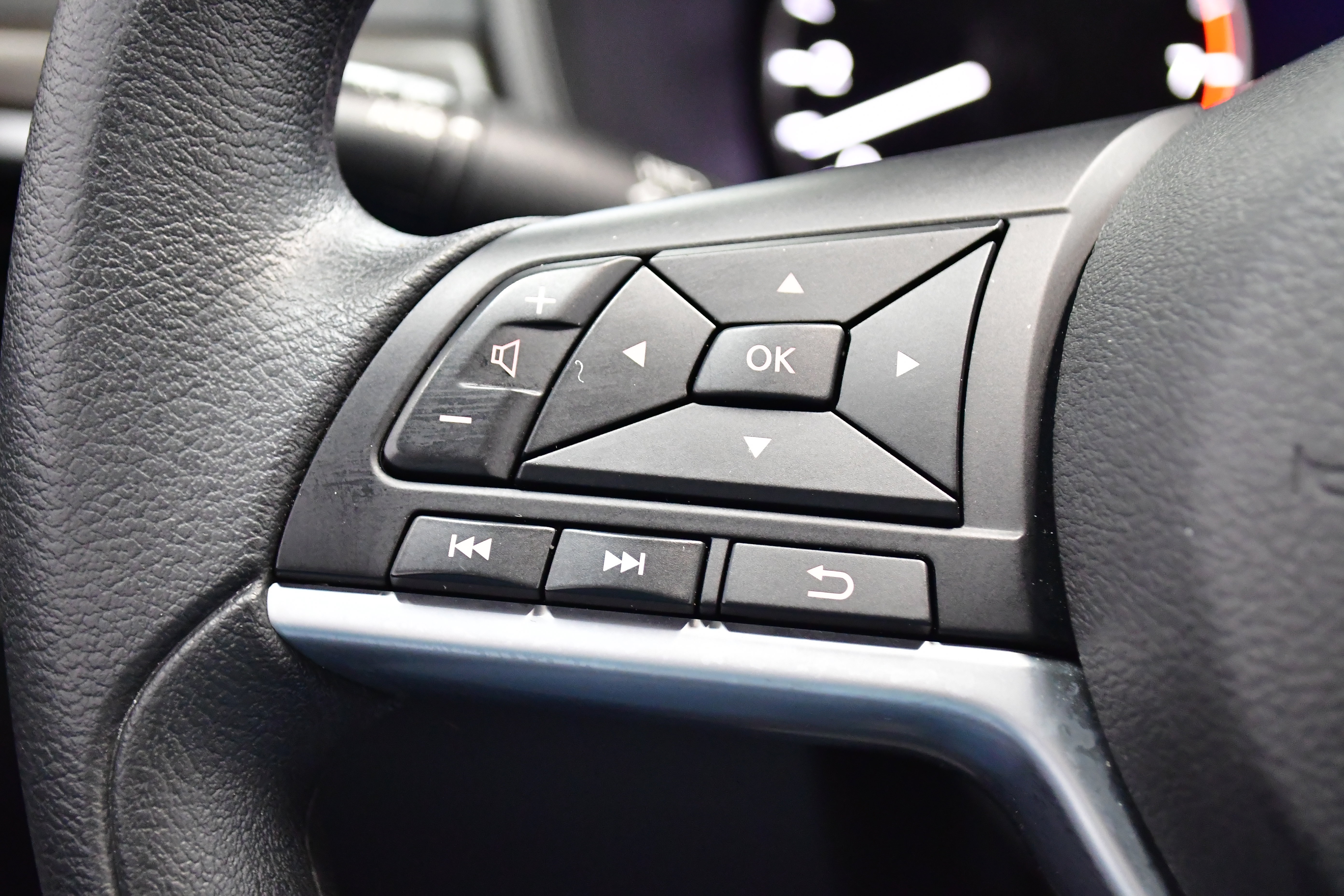 Used 2025 Nissan Altima 2.5 SV image 21