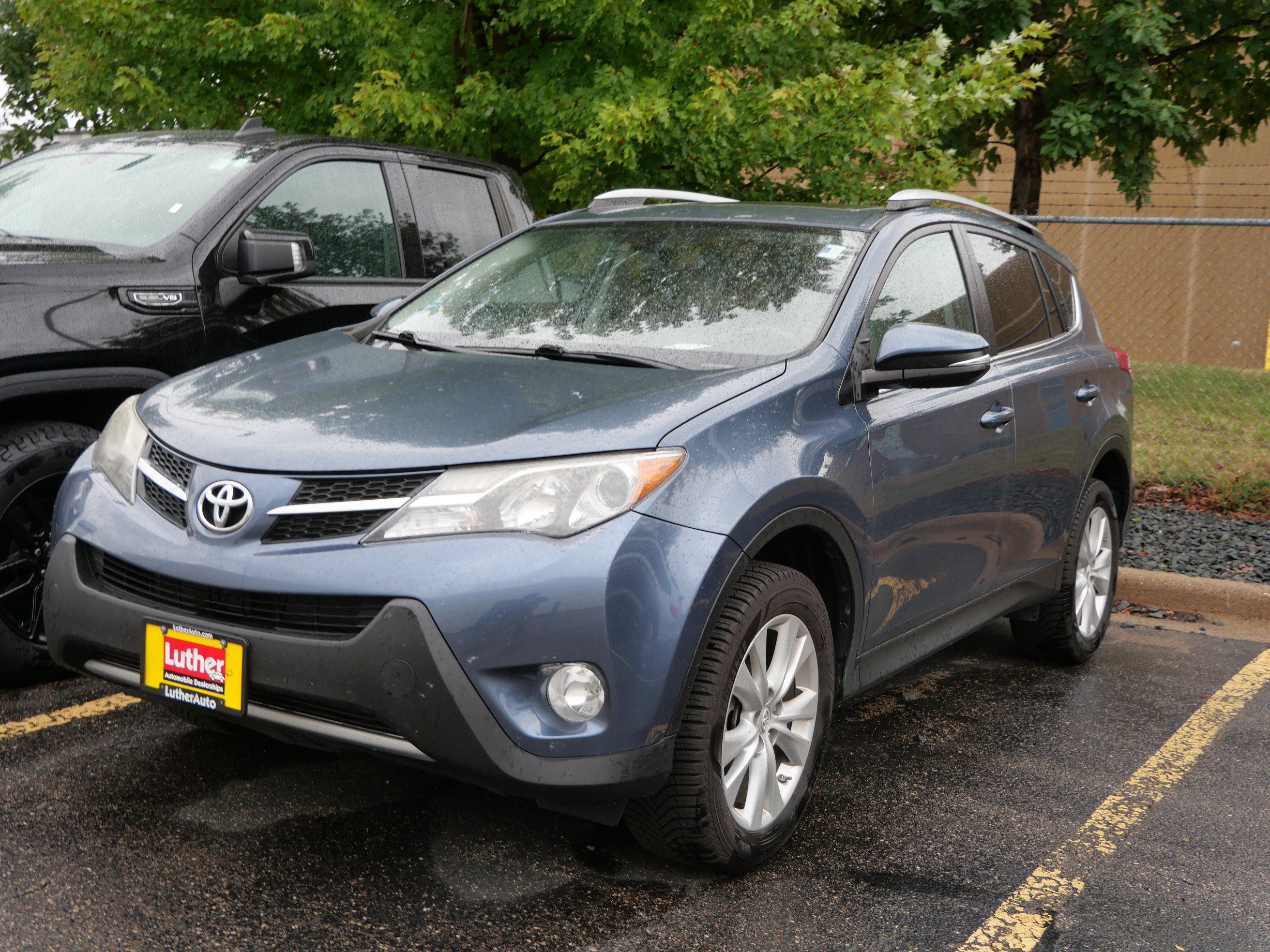 Used 2014 Toyota RAV4 Limited w/ Technology Package AWD/4WD image 3