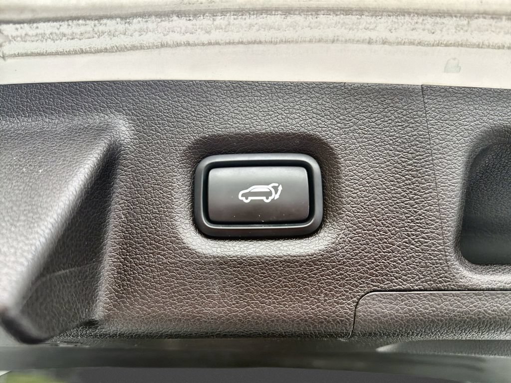 Used 2020 Hyundai Santa Fe Limited AWD/4WD image 37