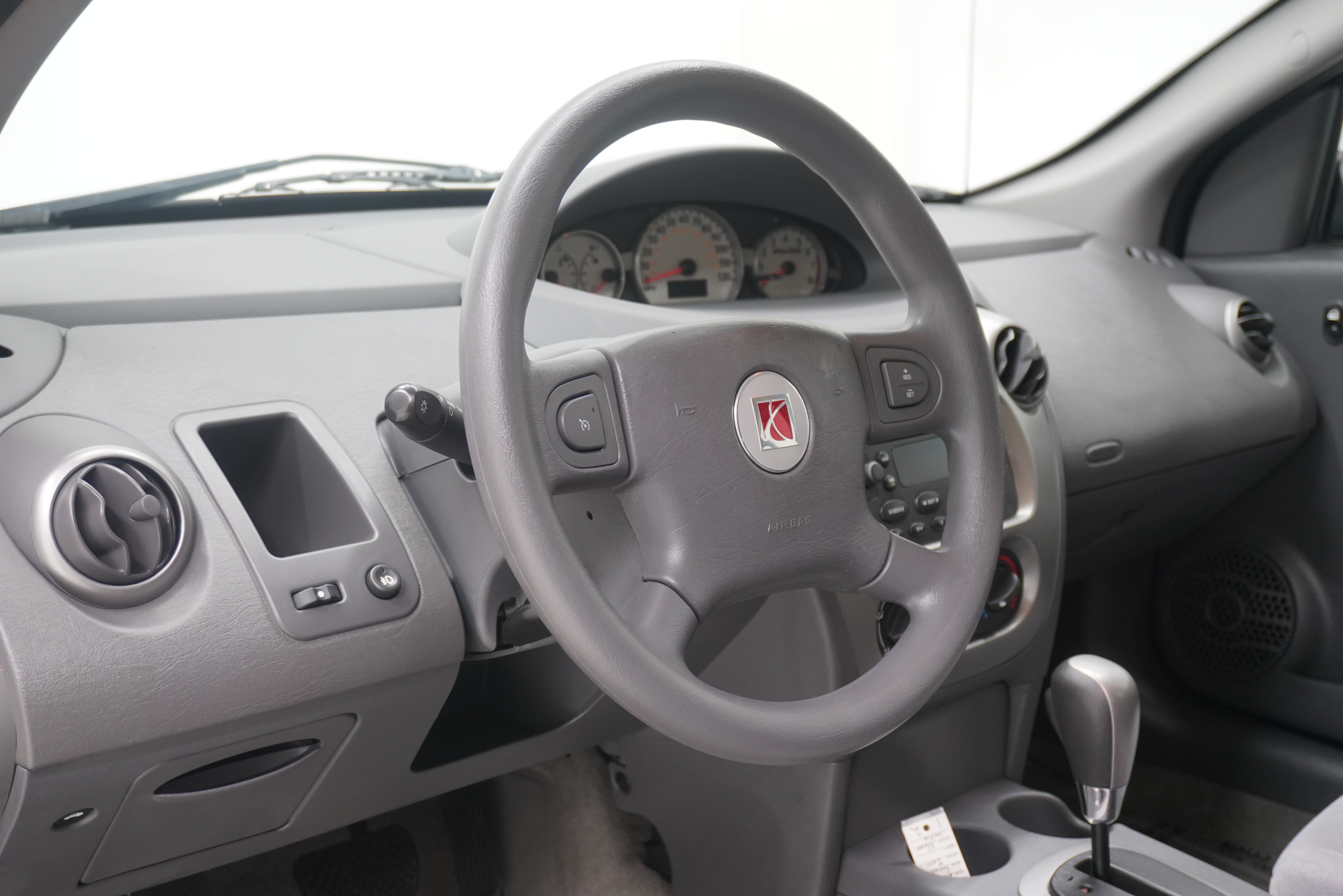 Used 2005 Saturn ION Level 3 w/ Travel Pkg FWD image 10
