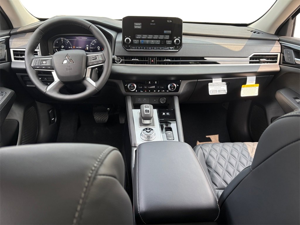 New 2025 Mitsubishi Outlander SEL image 4