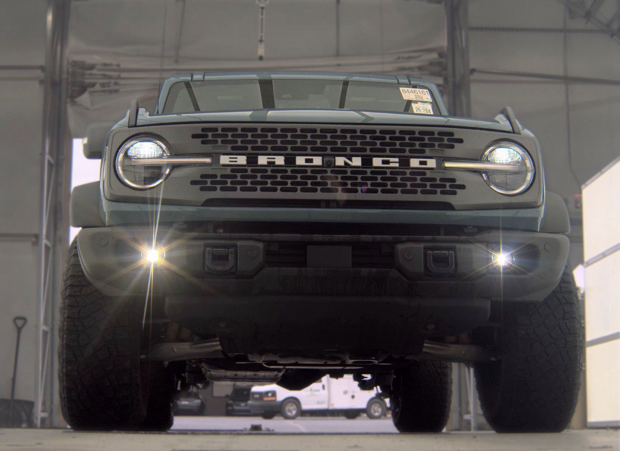 Used 2023 Ford Bronco Badlands w/ Sasquatch Package AWD/4WD image 3