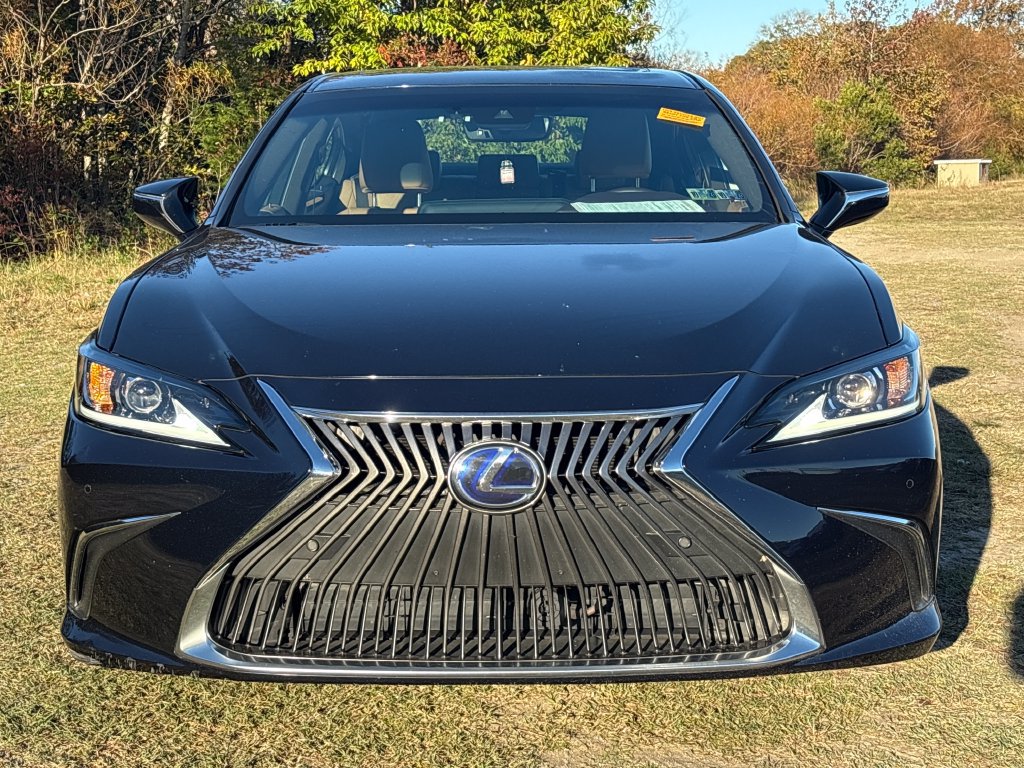 Used 2021 Lexus ES 300h w/ Premium Package FWD image 2