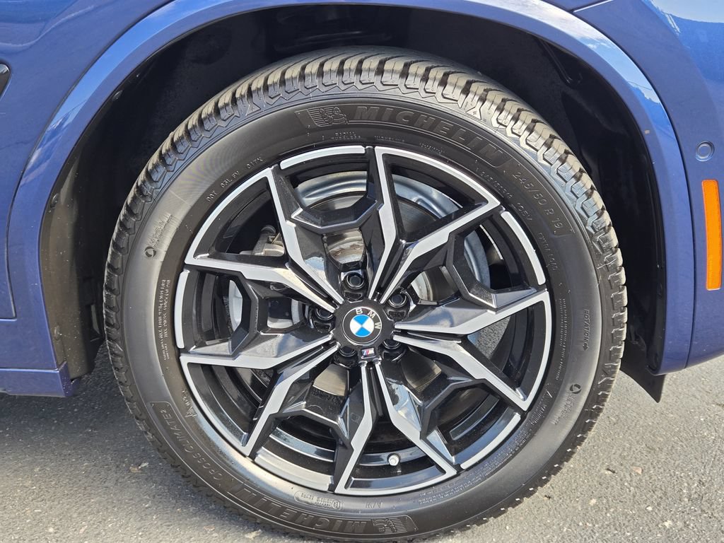 Used 2024 BMW X4 xDrive30i w/ Premium Package AWD/4WD image 11
