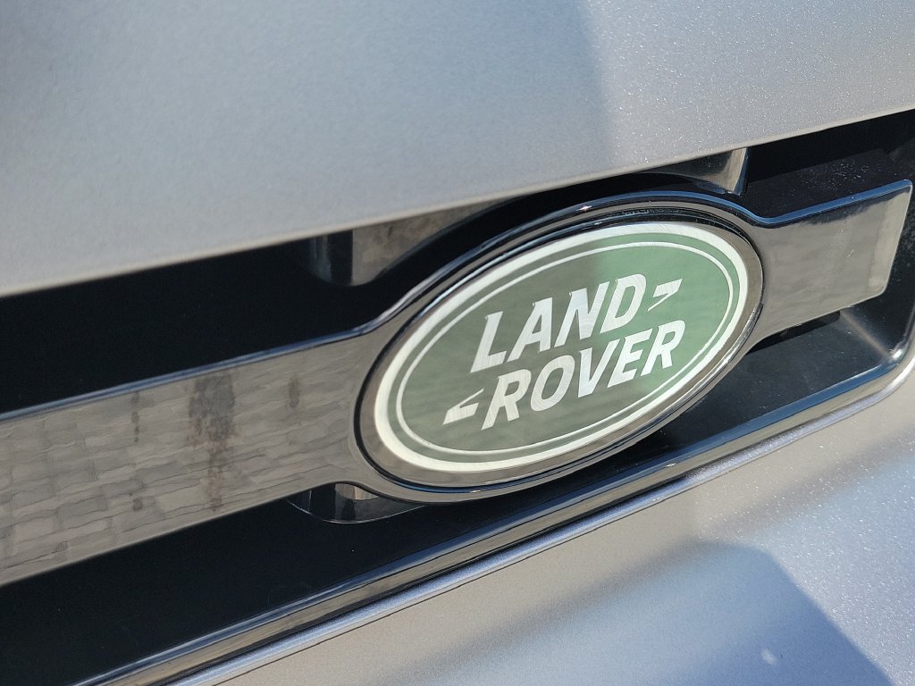 Used 2024 Land Rover Defender 110 X-Dynamic SE AWD/4WD image 10