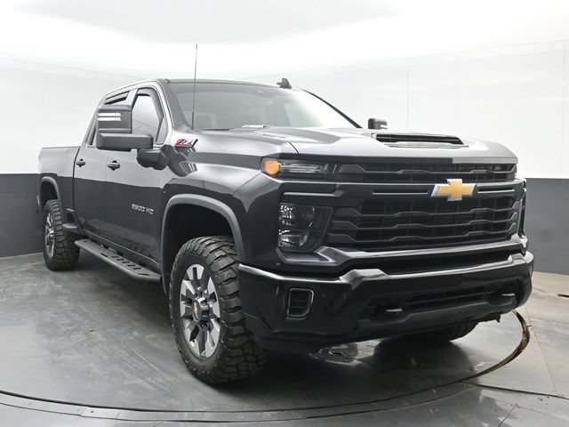 Used 2024 Chevrolet Silverado 2500 Custom w/ Custom Value Package AWD/4WD image 2