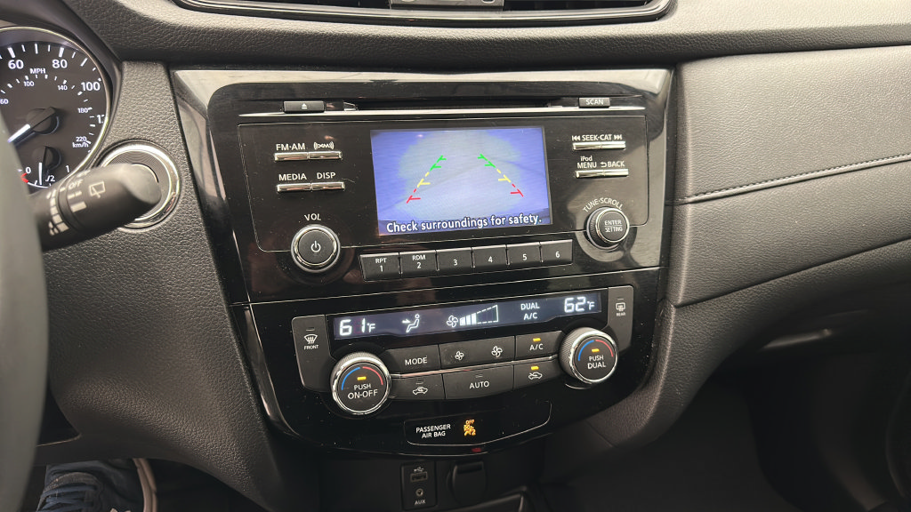 Used 2017 Nissan Rogue SV AWD/4WD image 17