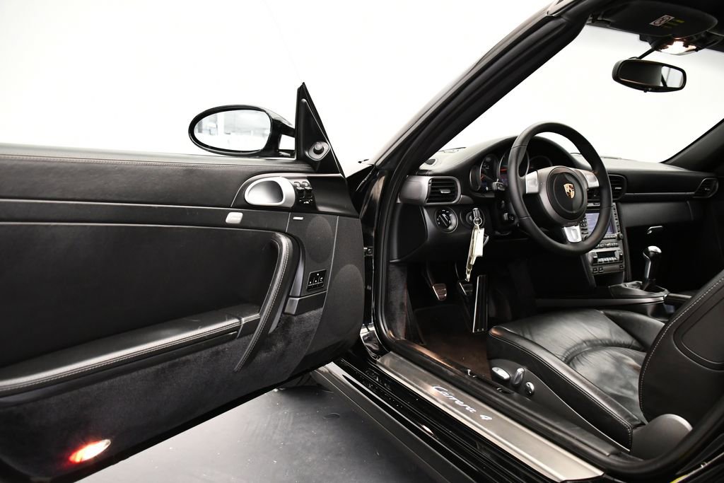 Used 2008 Porsche 911 Carrera 4 image 32