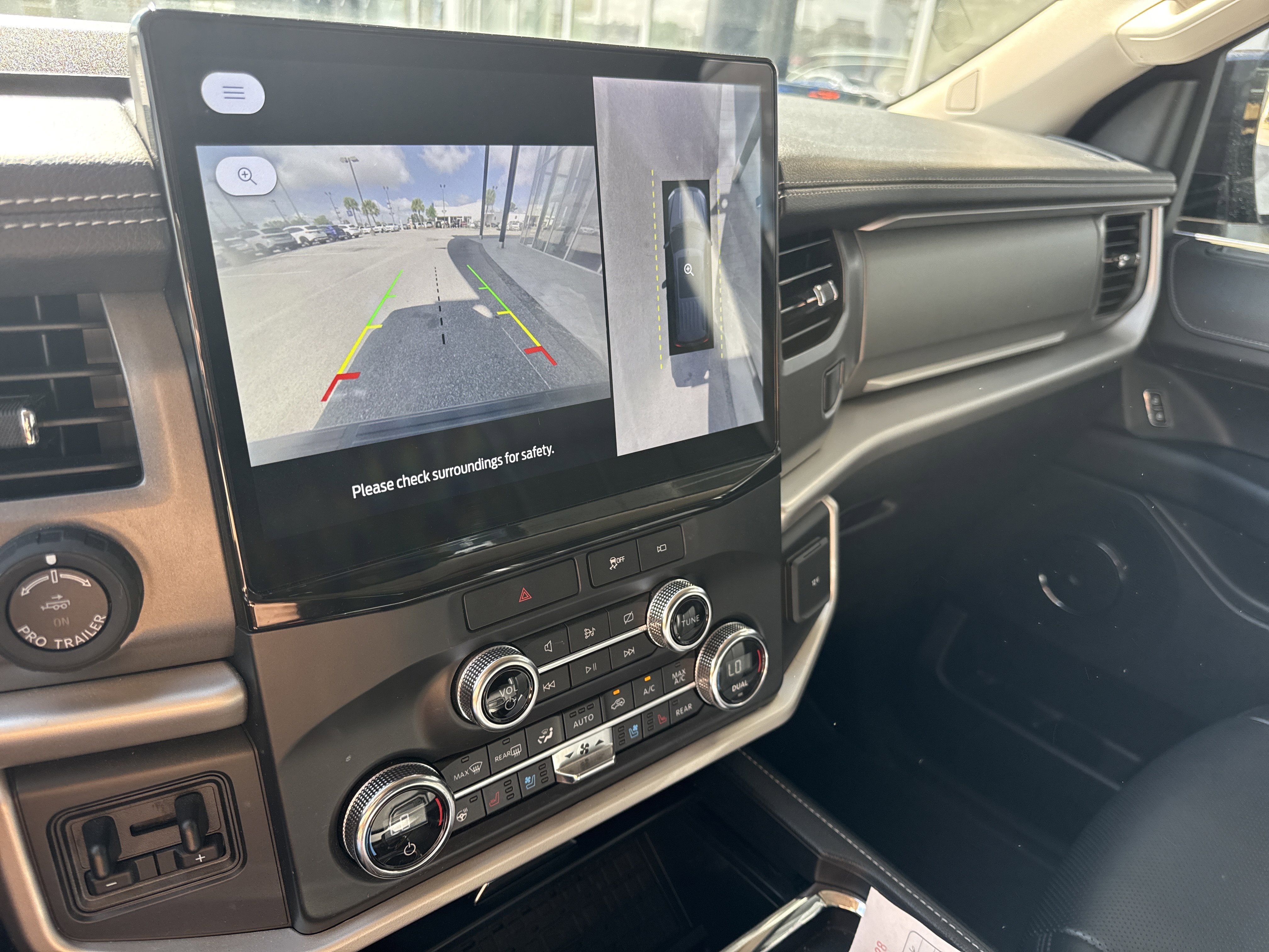 Used 2022 Ford Expedition Max XLT image 9