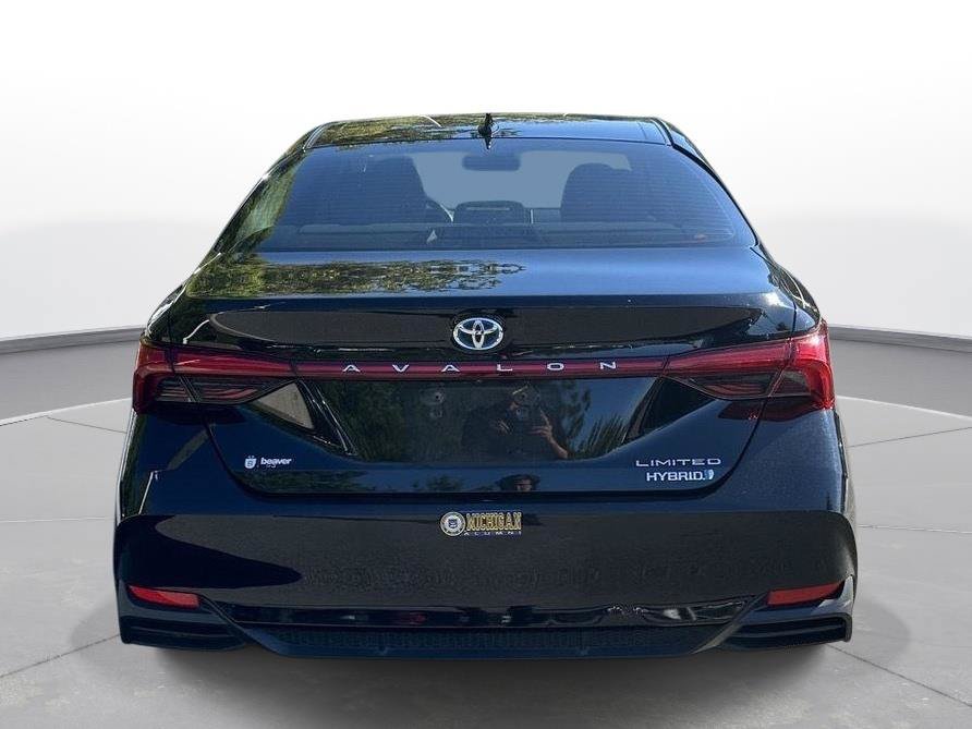 Used 2019 Toyota Avalon Limited FWD image 7