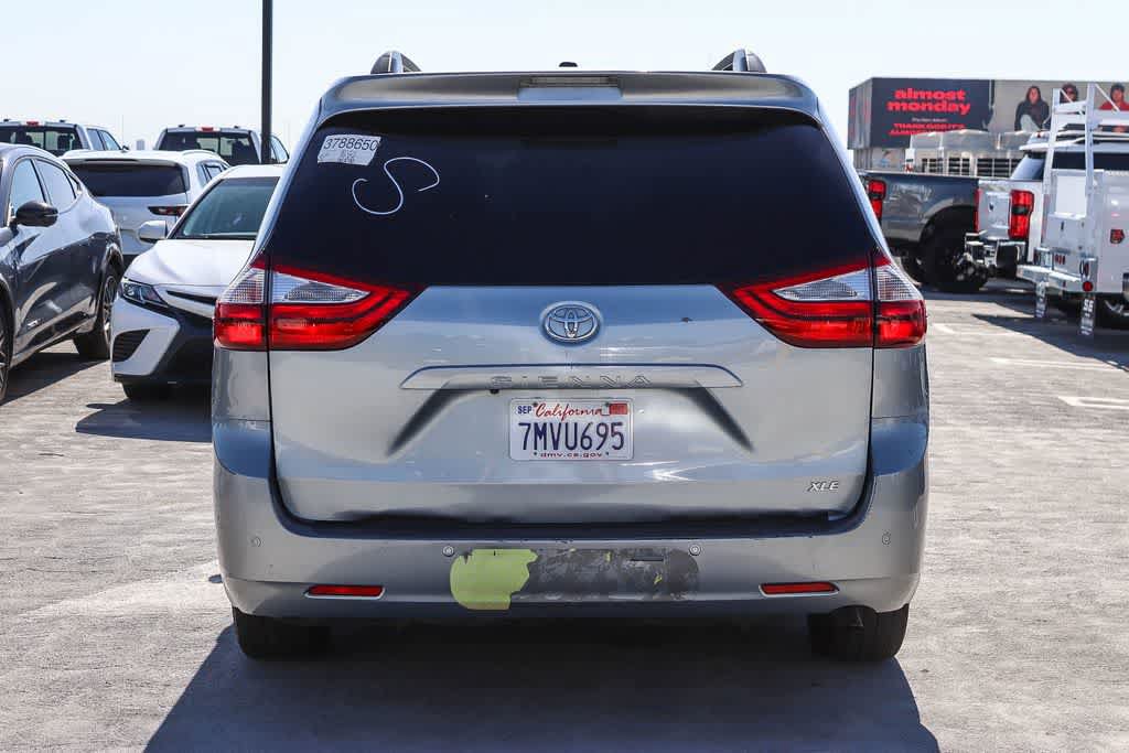 Used 2015 Toyota Sienna XLE w/ XLE Navigation Package FWD image 5