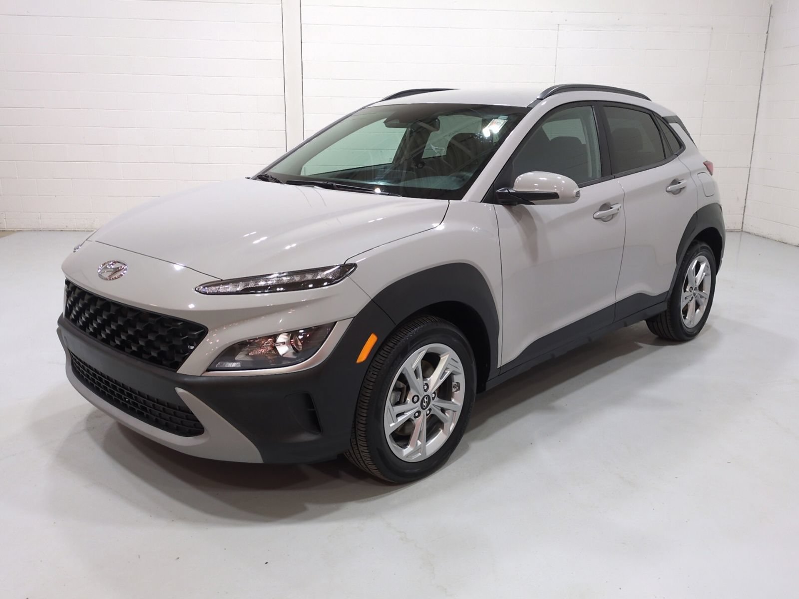 Certified 2023 Hyundai Kona SEL w/ Cargo Package AWD/4WD image 8