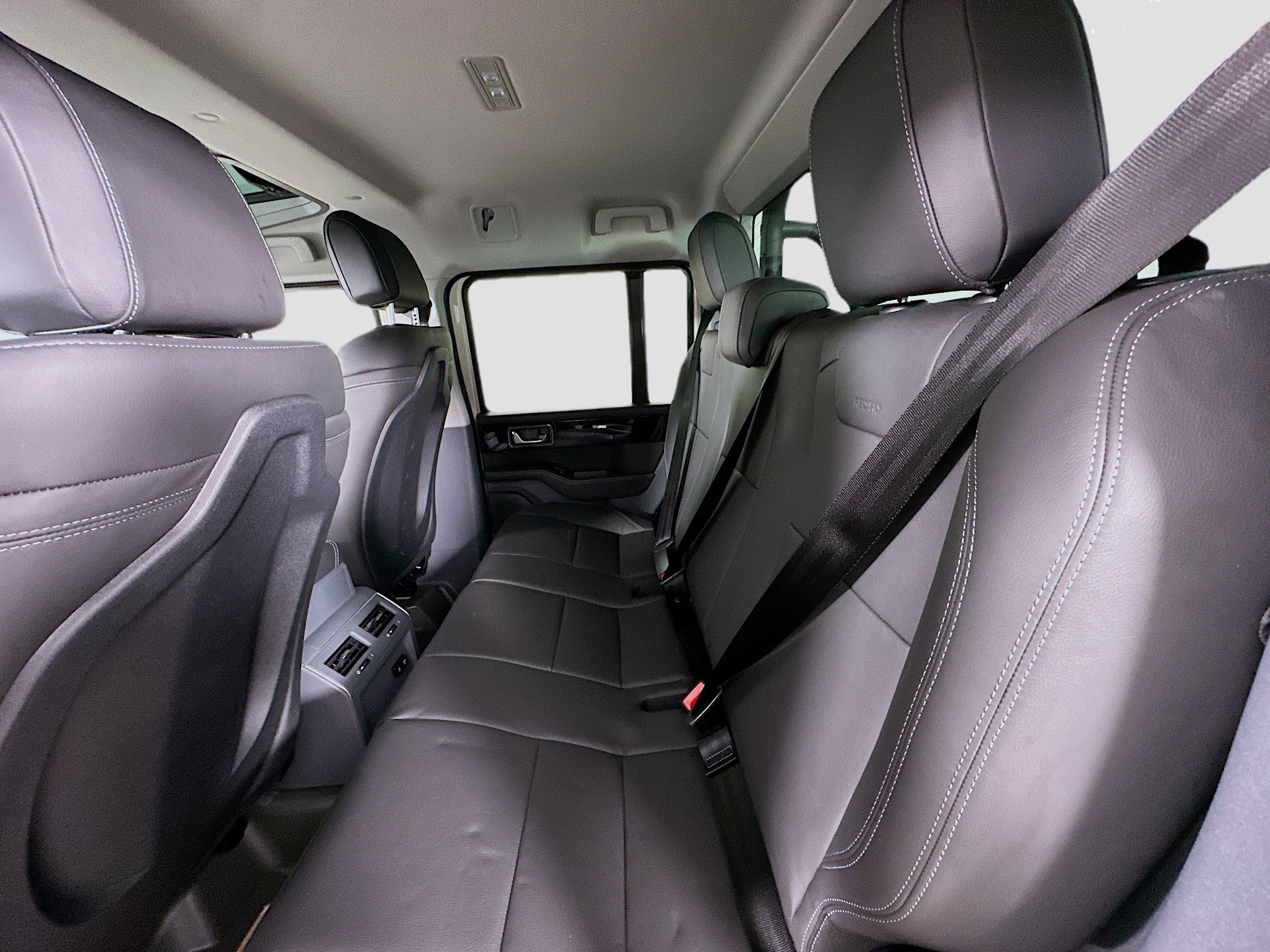 New 2025 INEOS Grenadier Fieldmaster Edition image 38