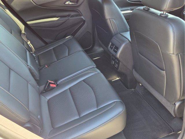 Used 2018 Chevrolet Equinox Premier FWD image 17