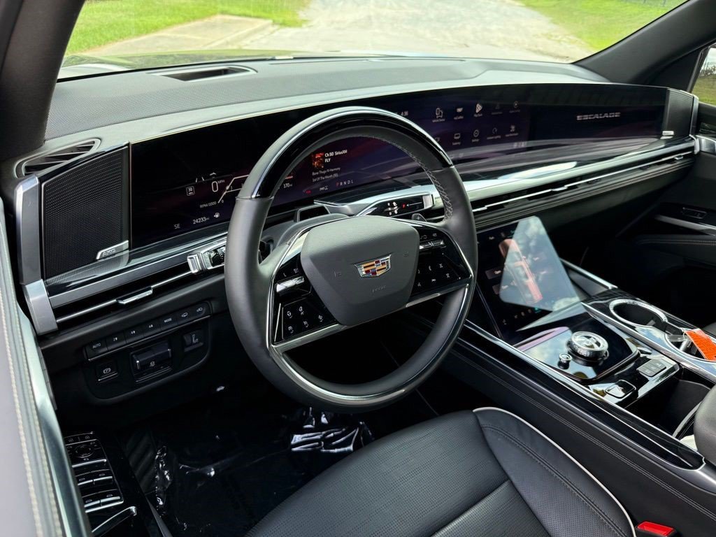 Certified 2025 Cadillac Escalade Sport w/ Touring Package AWD/4WD image 4